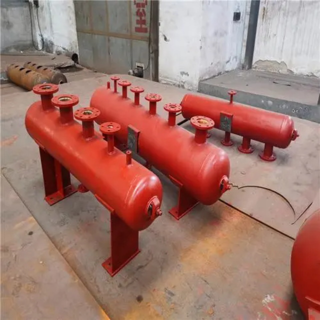 东区分集水器安装高度
